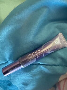 Victoria's Secret Lip Mask Nourishing Lip Treatment - Purple